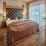 Boutique Sonnenhang - Incl Spa-area * 弗利斯